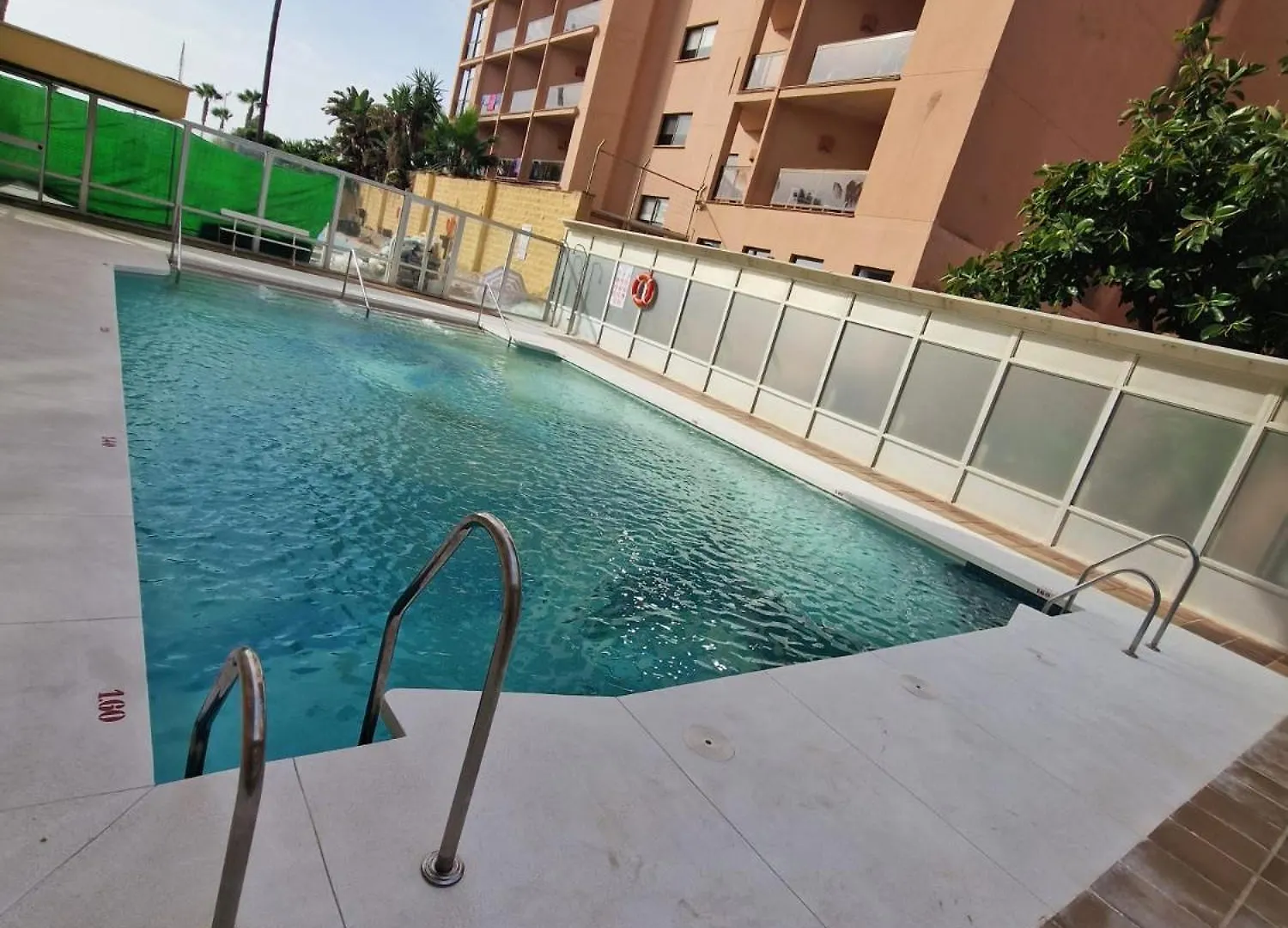 Esplendido APARTAMENTO, CARIHUELA EDIFICIO EL REMO, PRIMERA LÍNEA Torremolinos Apartamento