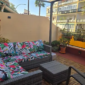 With Large Patio By Namaste Elite Apartamento